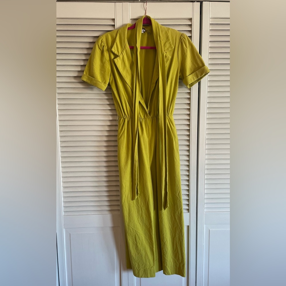 Like green jumpsuit!